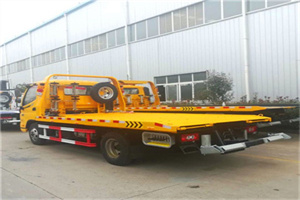 西林附近拖车救援搭电